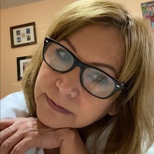 Meet your Posher, Yolie